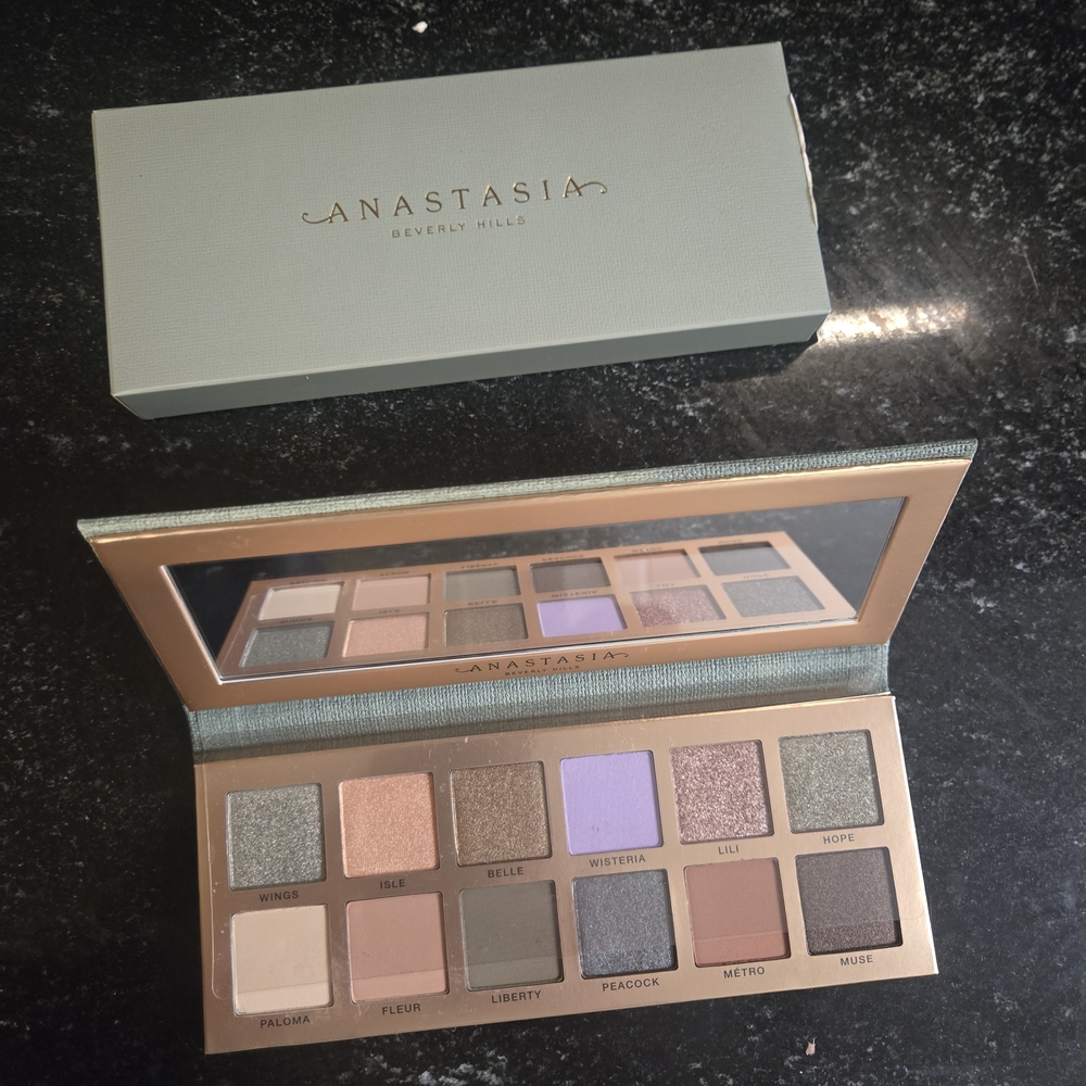 Anastasia Beverly Hills Eyeshadow Palette - Multi-Color - Picture 1 of 2